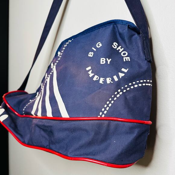 Vintage BIG SHOE BY IMPERIAL Blue Red White Shoe Detail Zip Up Gym Travel Bag - Picture 12 of 12